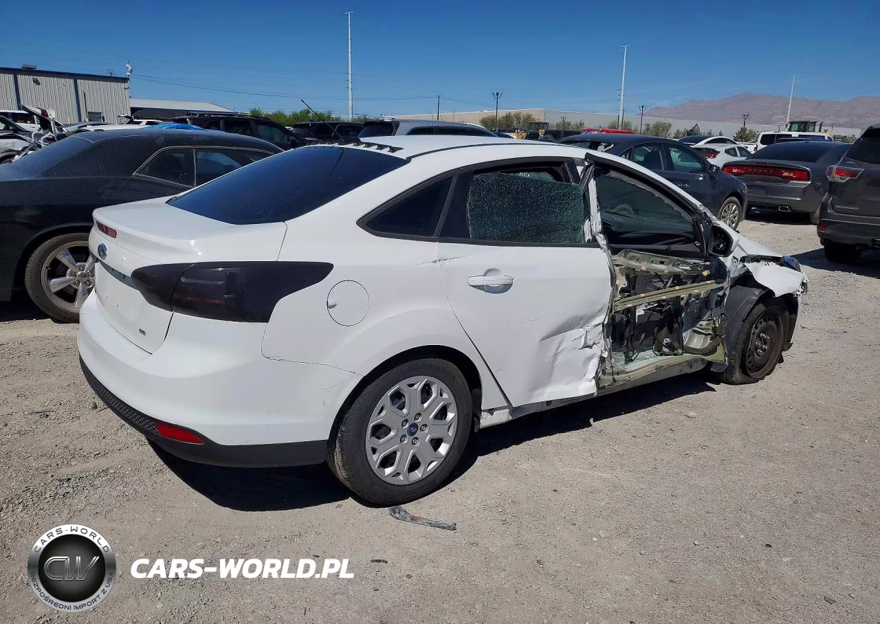 2012 Ford Focus Se VIN:1FAHP3F27CL290691 - 3
