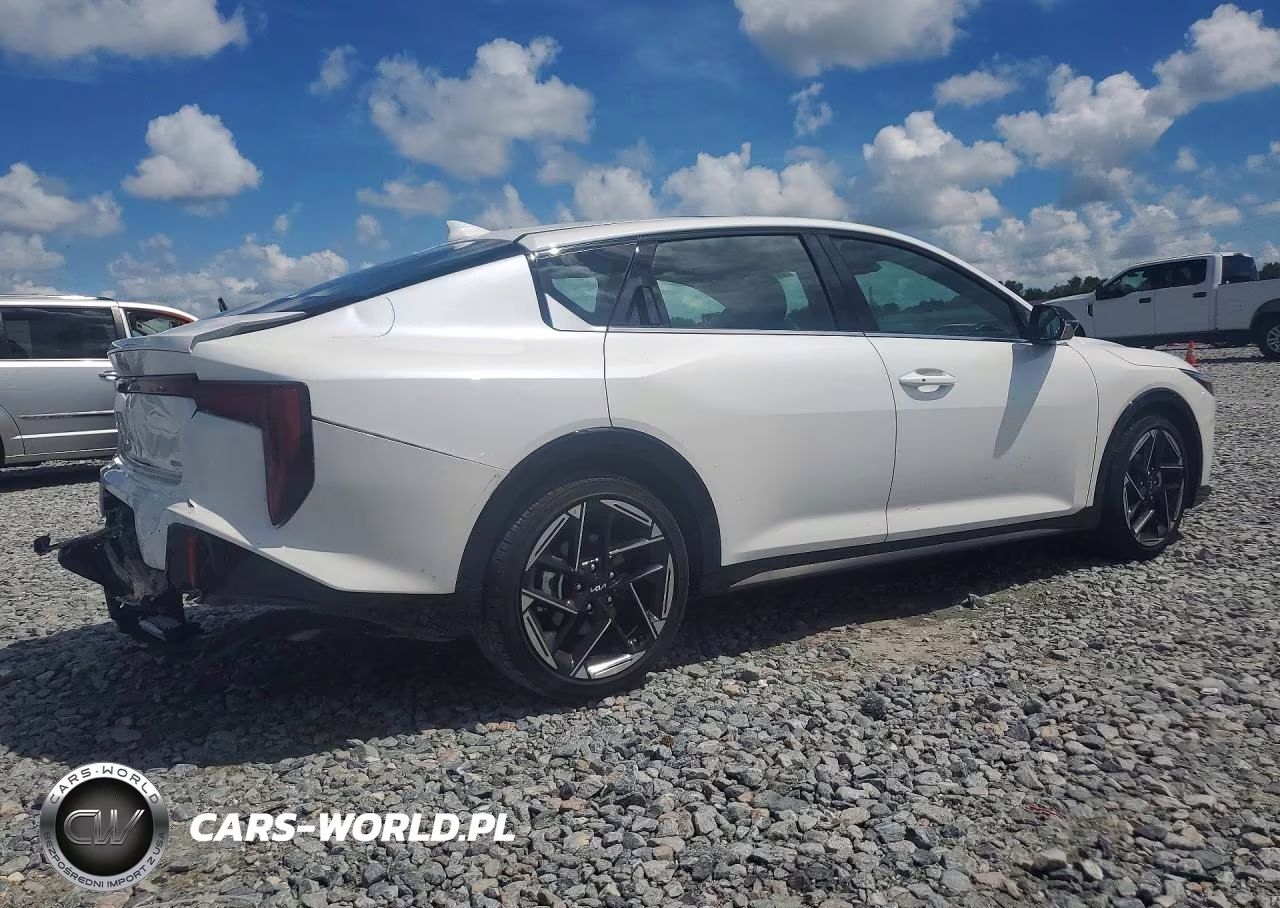 2025 Kia K4 Gt Line VIN:3KPFW4DEXSE174335 - 3