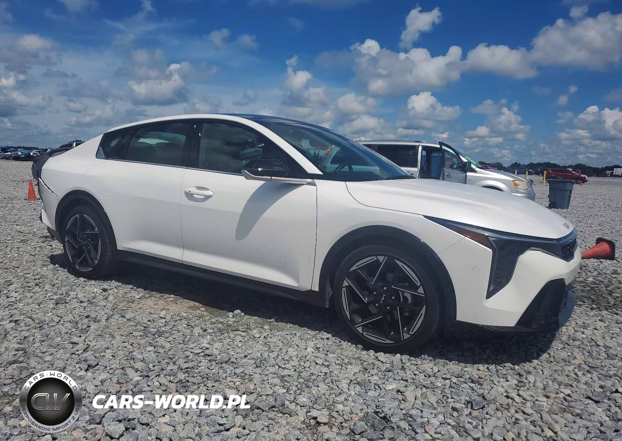 2025 Kia K4 Gt Line VIN:3KPFW4DEXSE174335 - 4