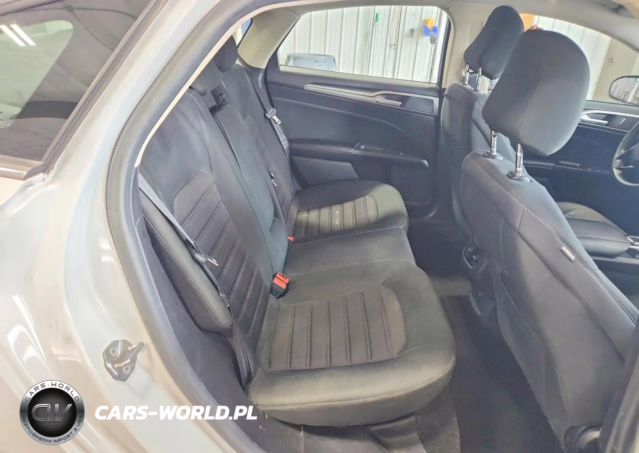 2020 Ford Fusion Se VIN:3FA6P0HD4LR169655 - 10