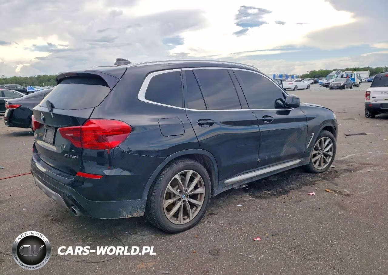 2019 BMW X3 xDrive30I VIN:5UXTR9C56KLE18516 - 3