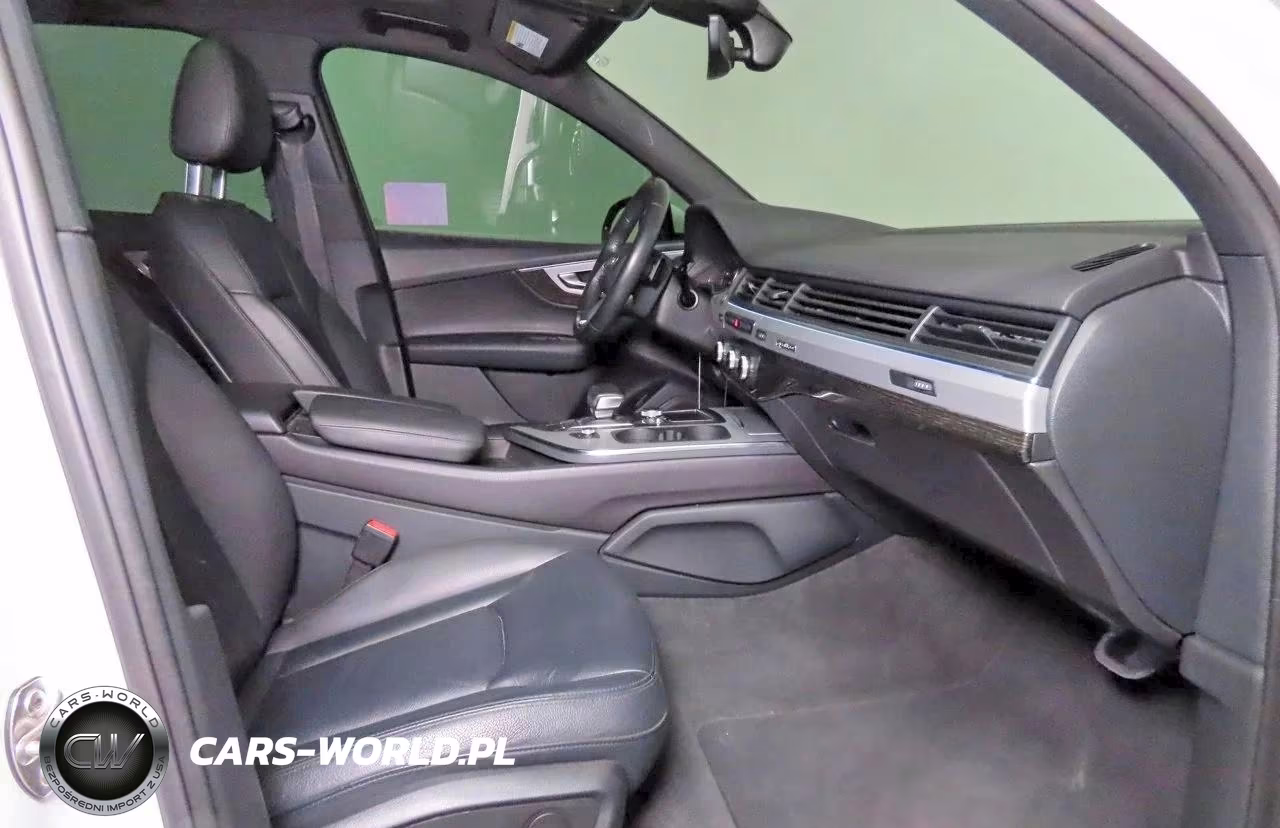 2018 Audi Q7 Premium Plus VIN:WA1LHAF72JD040620 - 5