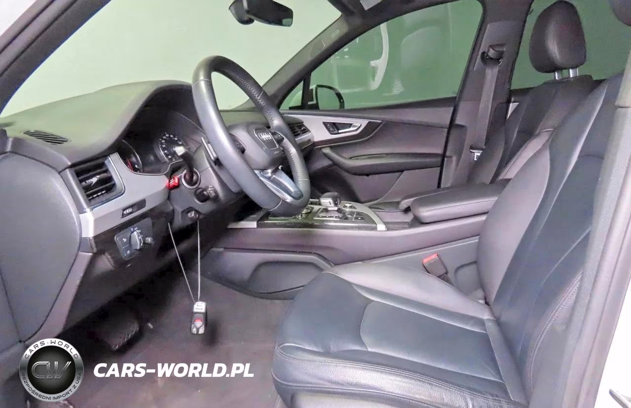 2018 Audi Q7 Premium Plus VIN:WA1LHAF72JD040620 - 9