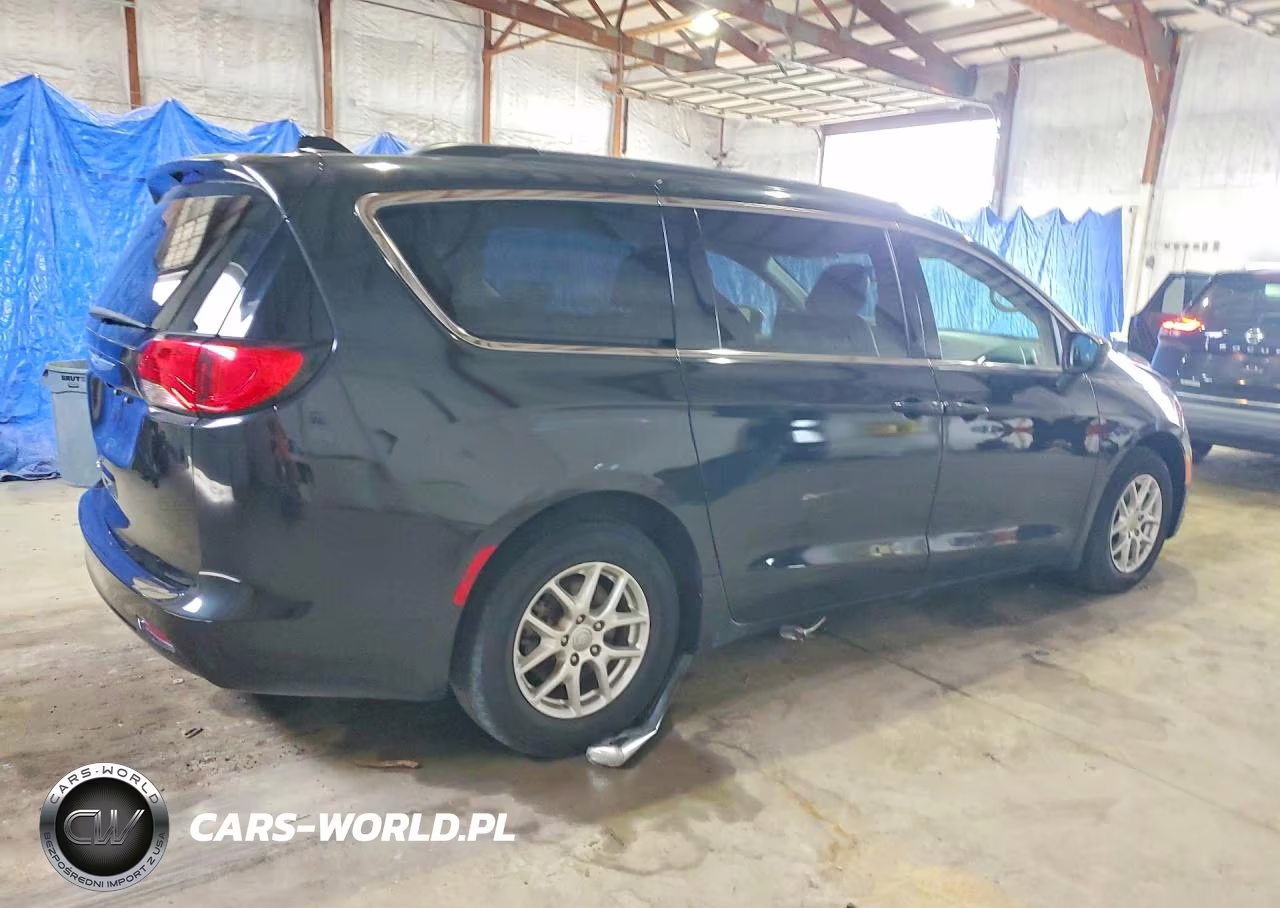 2020 Chrysler Voyager Lxi VIN:2C4RC1DG3LR172450 - 3