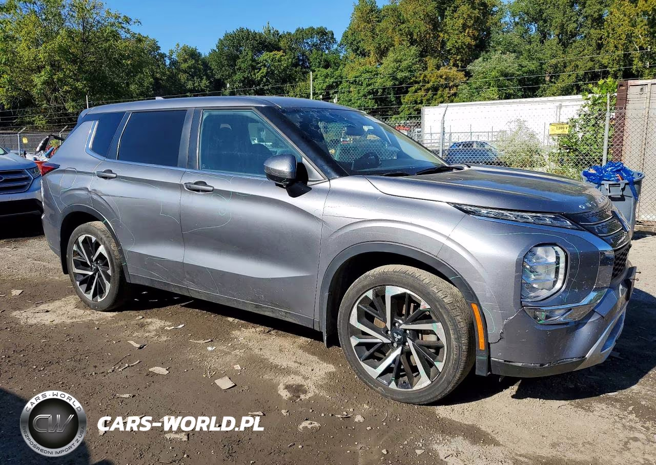 2023 Mitsubishi Outlander Se VIN:JA4J3UA87PZ013108 - 4