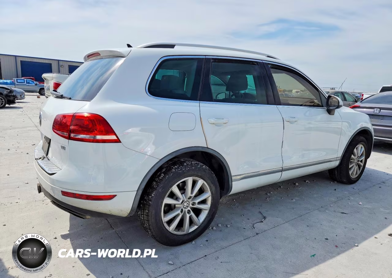 2014 Volkswagen Touareg V6 VIN:WVGEF9BP1ED002693 - 3