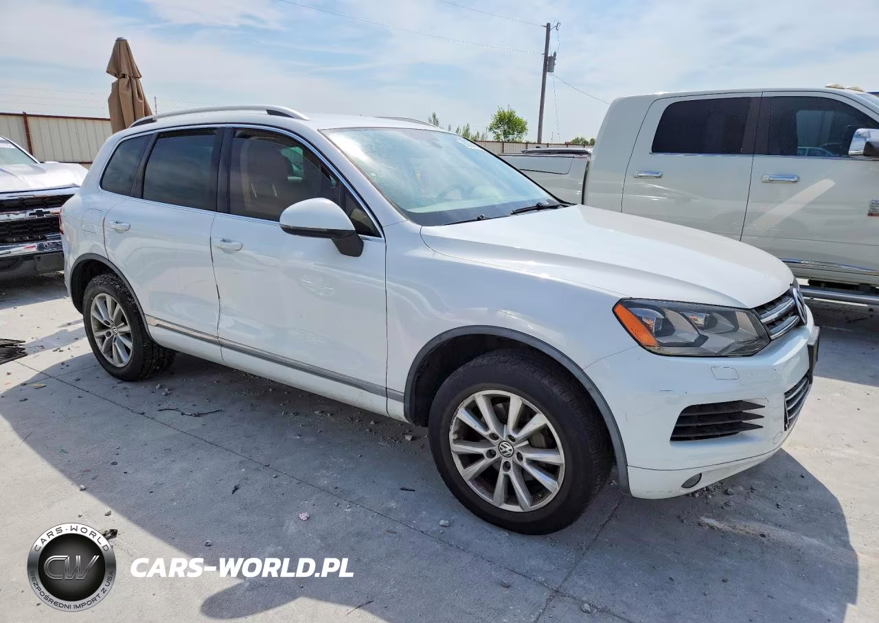 2014 Volkswagen Touareg V6 VIN:WVGEF9BP1ED002693 - 4
