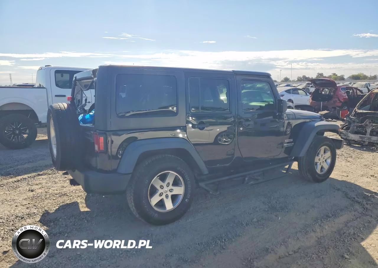 2014 Jeep Wrangler Unlimited Sport VIN:1C4BJWDG8EL316381 - 3