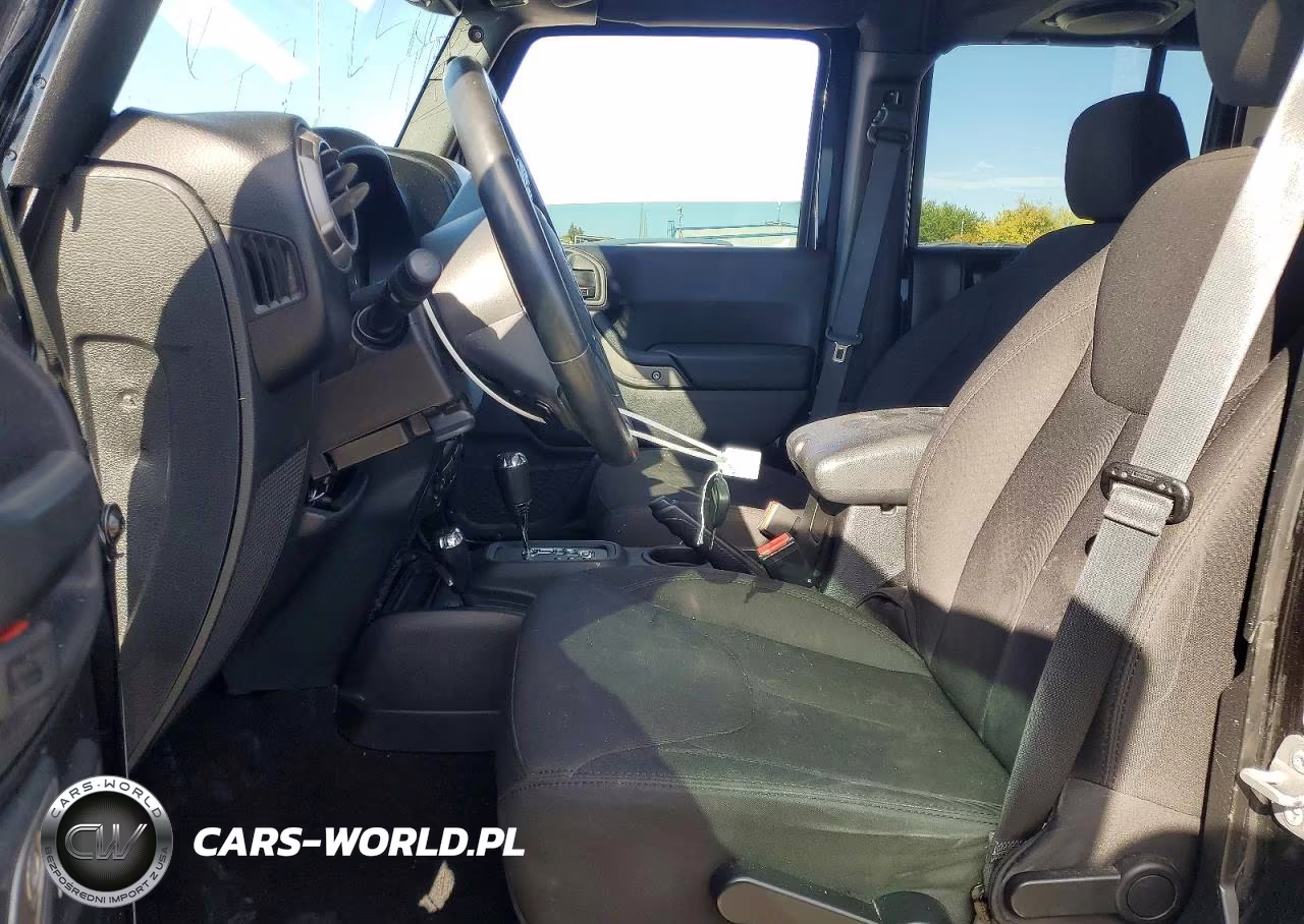 2014 Jeep Wrangler Unlimited Sport VIN:1C4BJWDG8EL316381 - 7