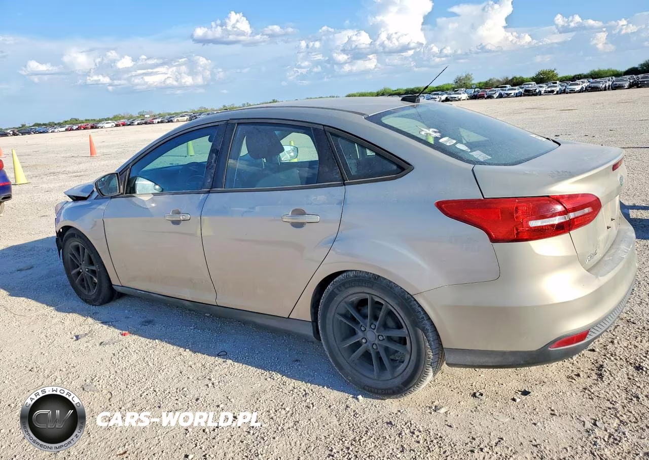 2015 Ford Focus Se VIN:1FADP3F28FL204260 - 2