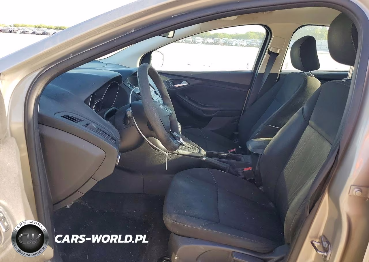 2015 Ford Focus Se VIN:1FADP3F28FL204260 - 7