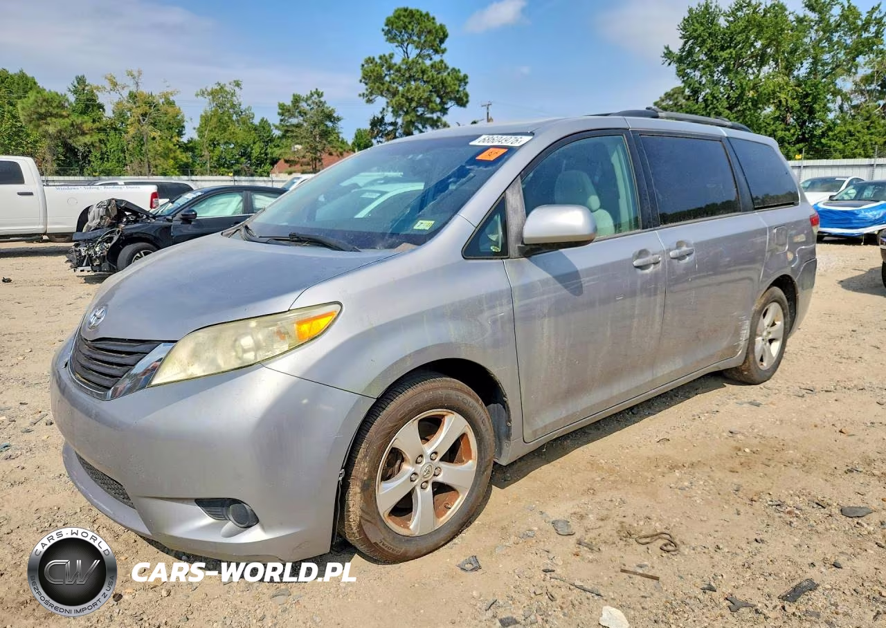 2013 Toyota Sienna Le