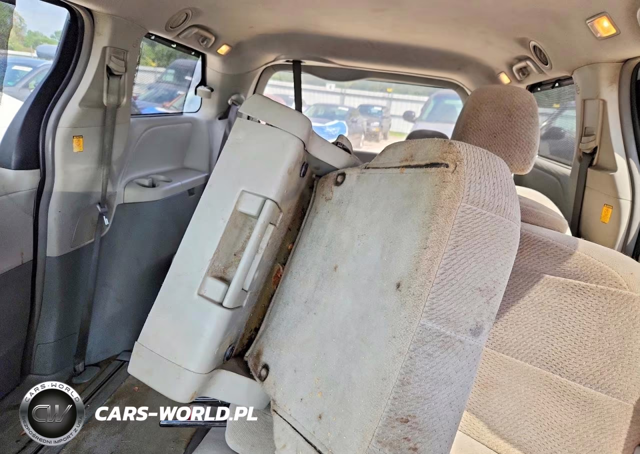 2013 Toyota Sienna Le VIN:5TDKK3DC9DS380855 - 10