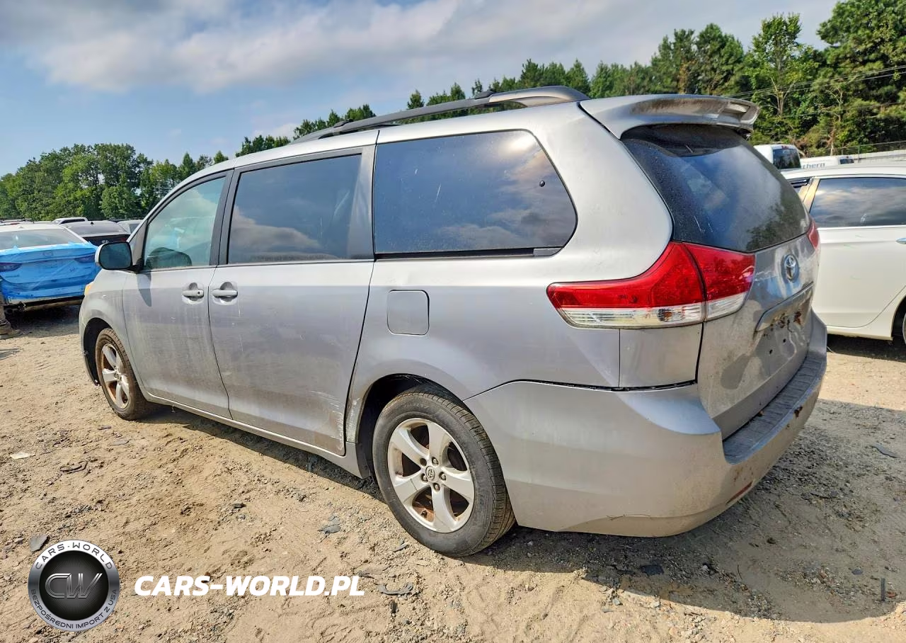 2013 Toyota Sienna Le VIN:5TDKK3DC9DS380855 - 2