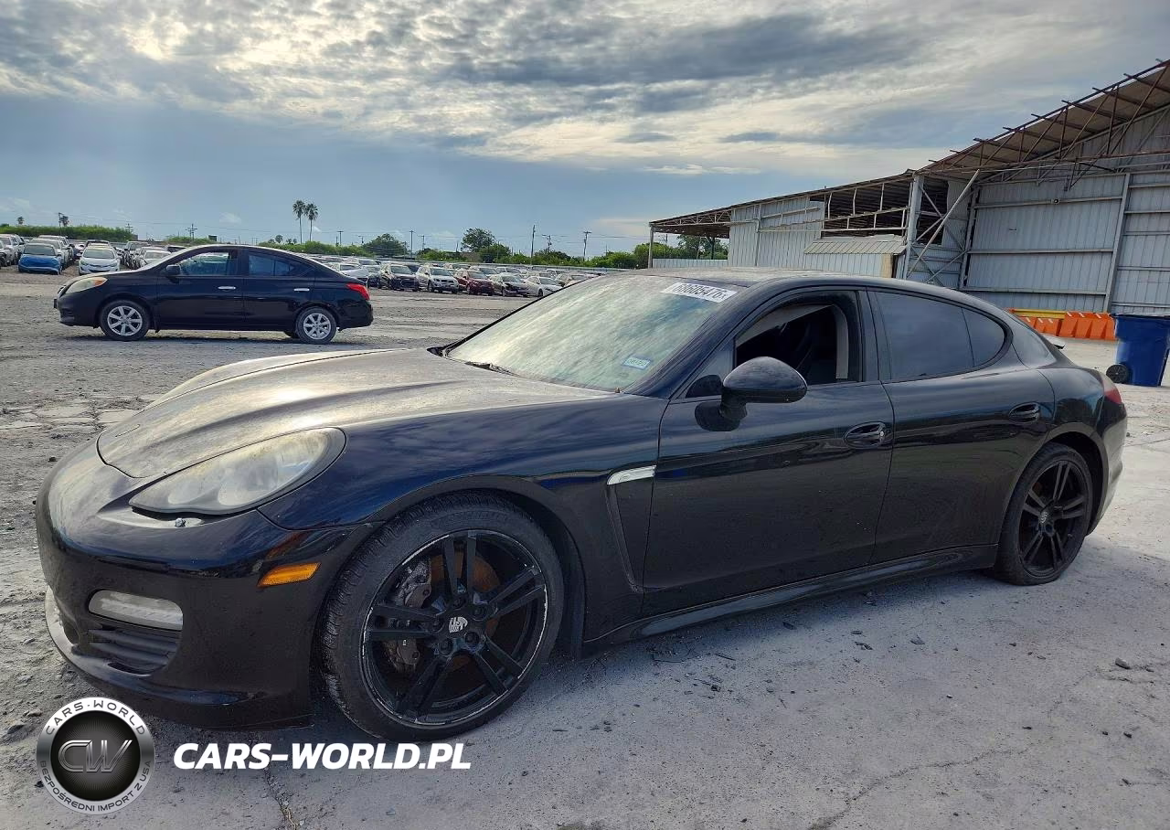 2012 Porsche Panamera 2