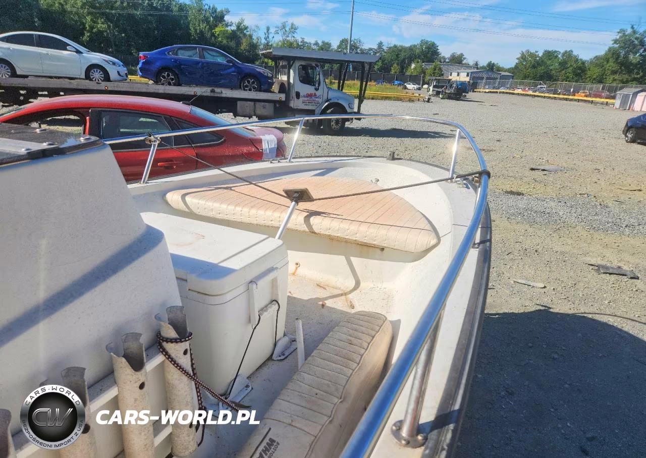 1993 Boston Whaler Boat VIN:LOT-3-68605506 - 5