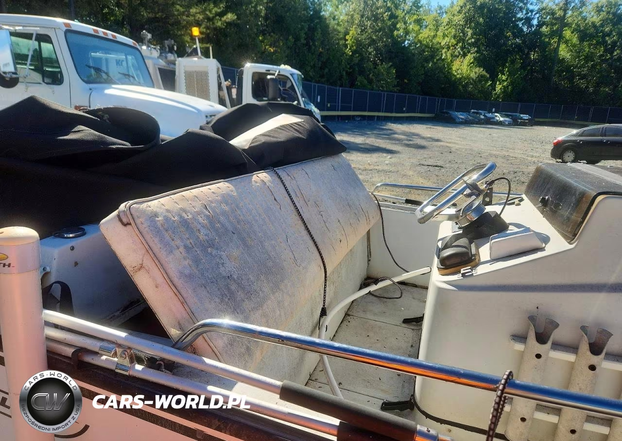 1993 Boston Whaler Boat VIN:LOT-3-68605506 - 6