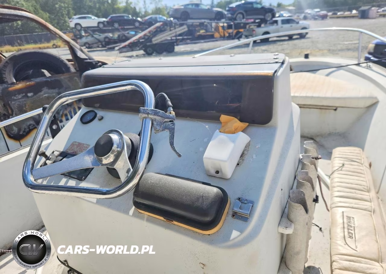 1993 Boston Whaler Boat VIN:LOT-3-68605506 - 8