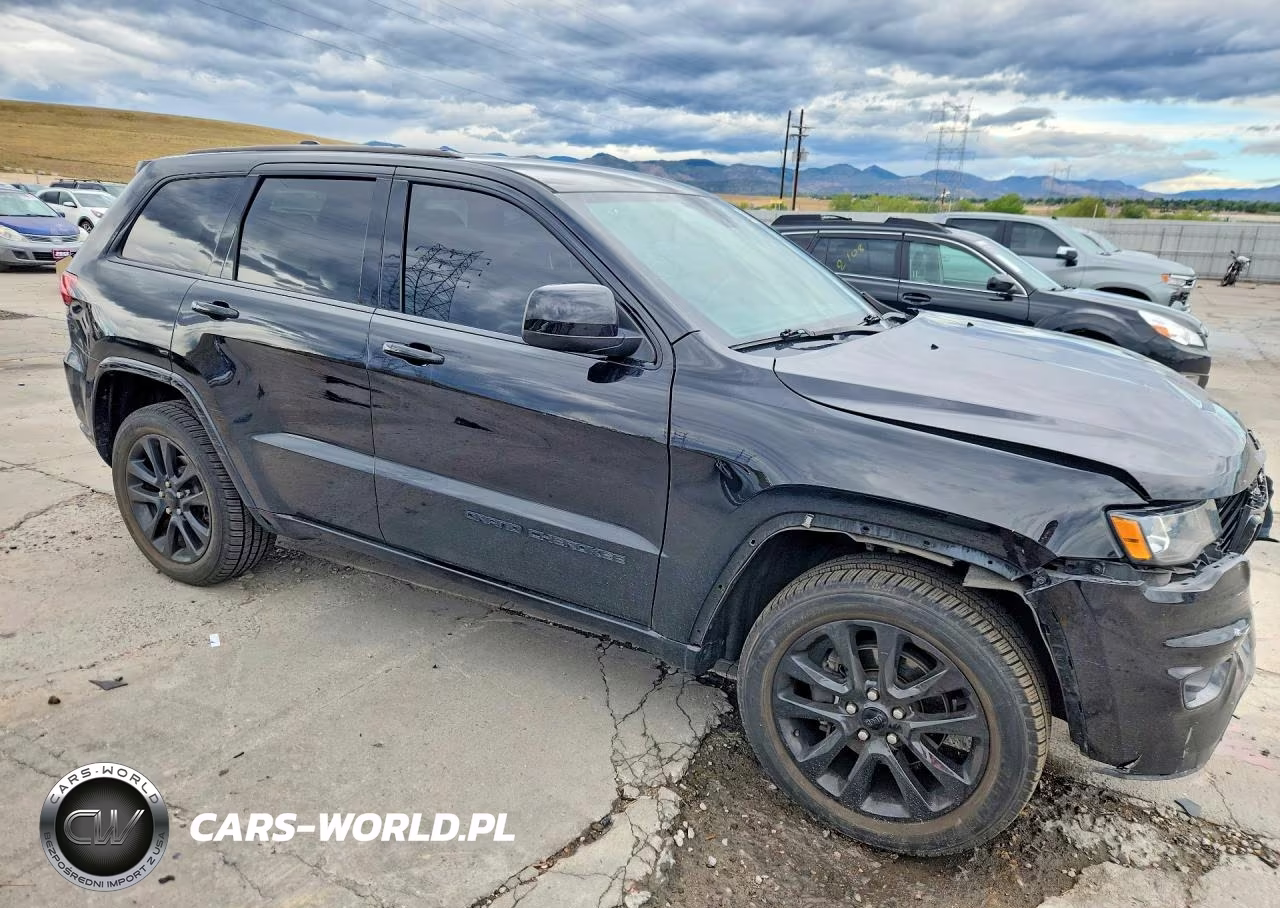 2018 Jeep Grand Cherokee Laredo VIN:1C4RJFAG4JC190288 - 4