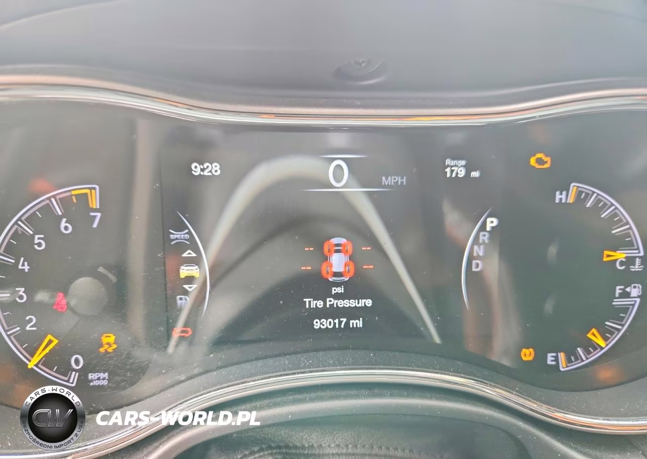 2018 Jeep Grand Cherokee Laredo VIN:1C4RJFAG4JC190288 - 9