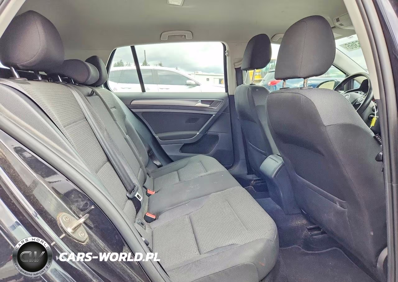 2018 Volkswagen Golf S VIN:3VWG17AU4JM251816 - 11