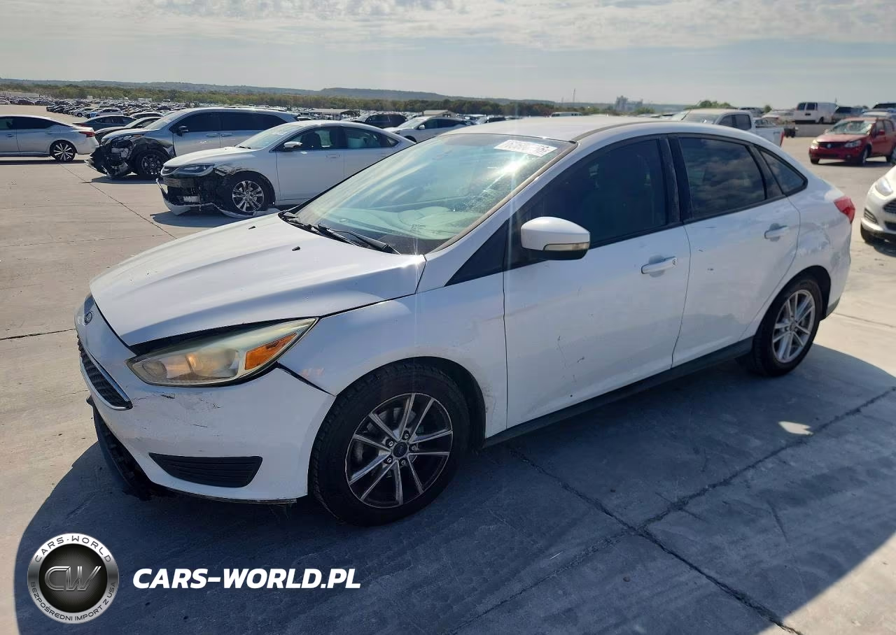 2015 Ford Focus Se VIN:1FADP3F20FL250407 - 1