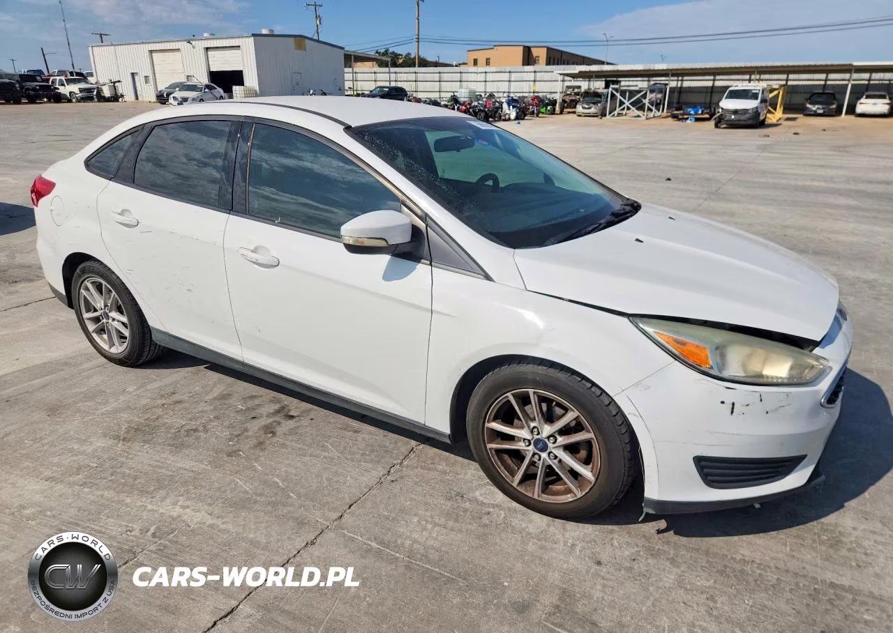 2015 Ford Focus Se VIN:1FADP3F20FL250407 - 4