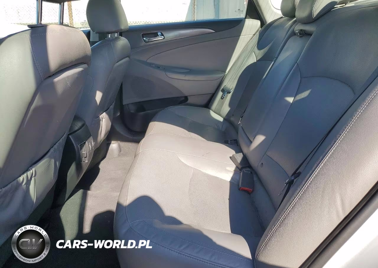 2013 Hyundai Sonata Hybrid VIN:KMHEC4A40DA098092 - 10