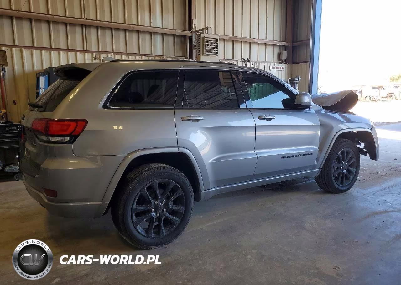 2020 Jeep Grand Cherokee Laredo VIN:1C4RJFAG6LC137627 - 3