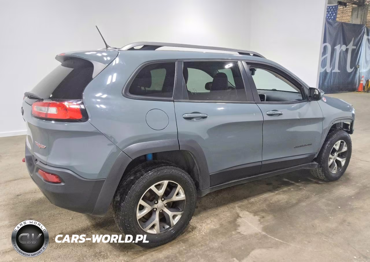 2015 Jeep Cherokee Trailhawk VIN:1C4PJMBS3FW520474 - 3