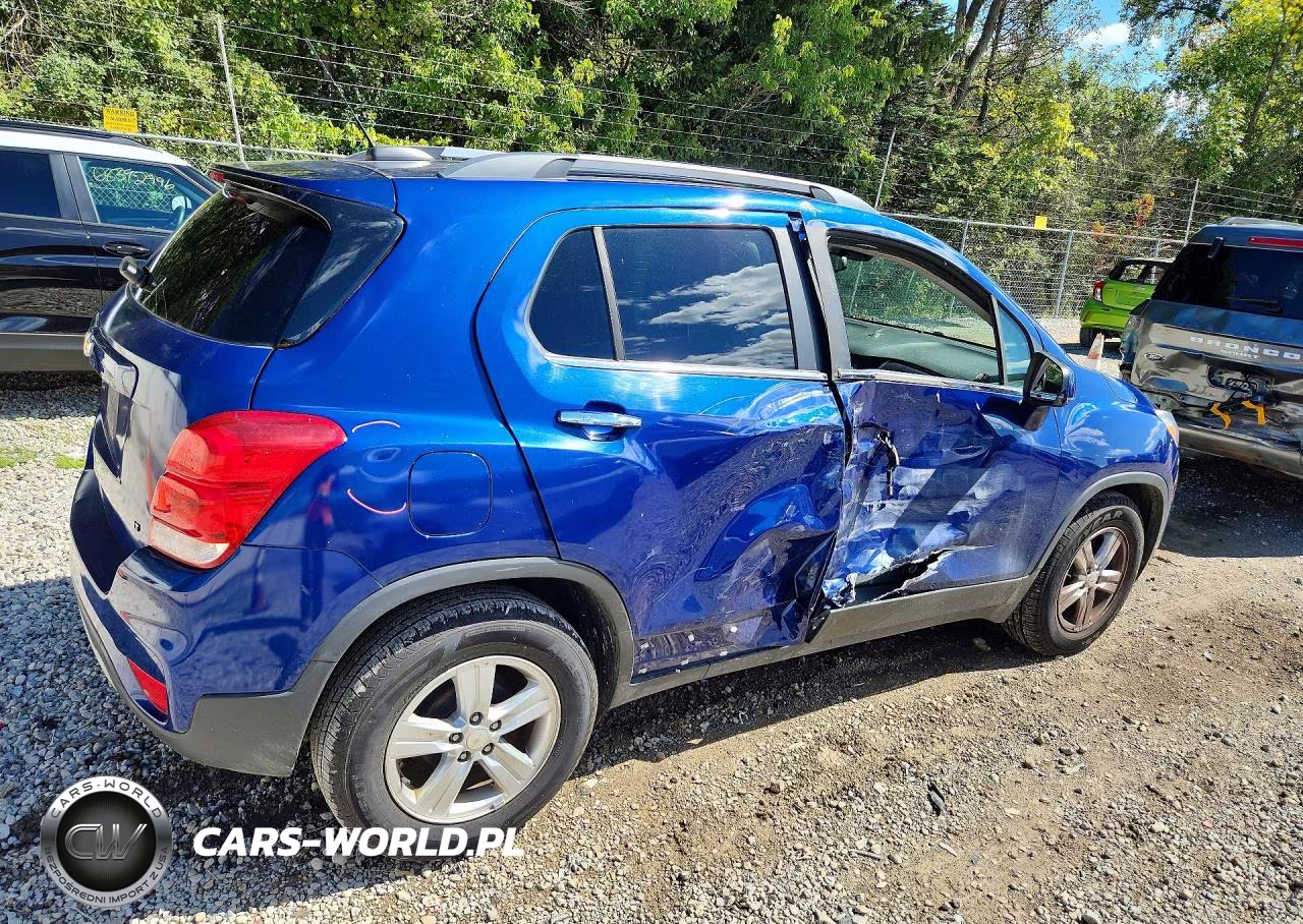 2017 Chevrolet Trax 1Lt VIN:3GNCJLSB0HL190379 - 3