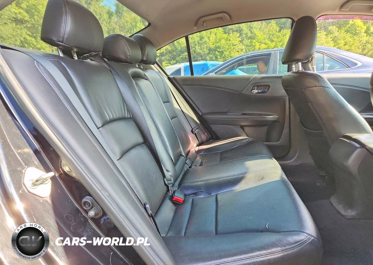 2015 Honda Accord Sport VIN:1HGCR2F50FA165827 - 10