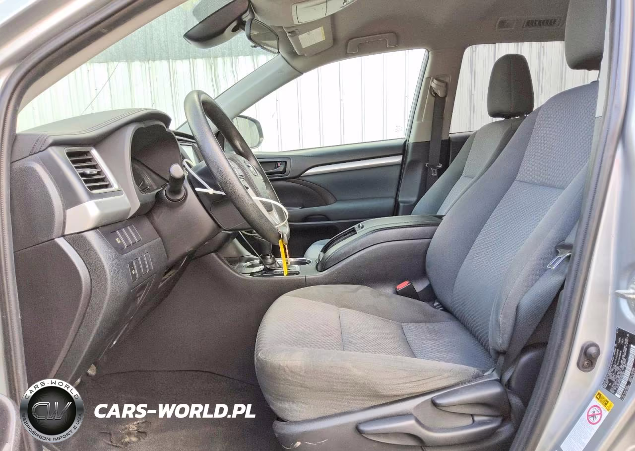 2019 Toyota Highlander Le VIN:5TDBZRFH0KS962931 - 7