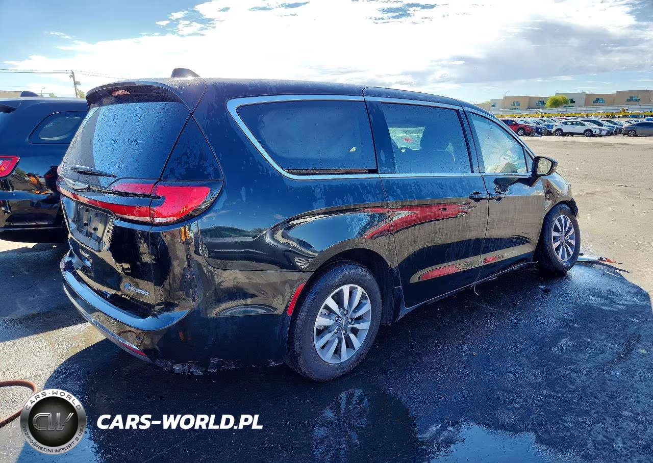 2023 Chrysler Pacifica Hybrid Touring L VIN:2C4RC1L74PR632562 - 3