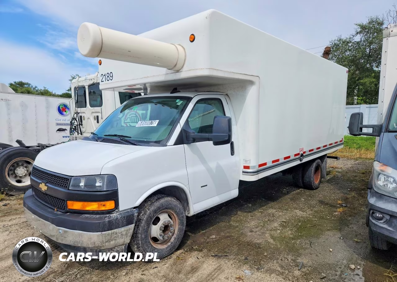 2021 Chevrolet Express Box Truck – zdjęcie 1 z 12