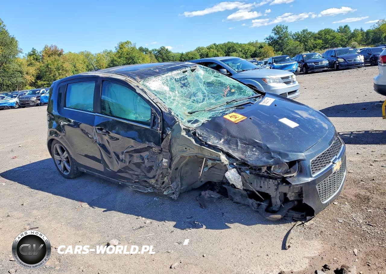 2013 Chevrolet Sonic VIN:1G1JG6SB2D4144691 - 4