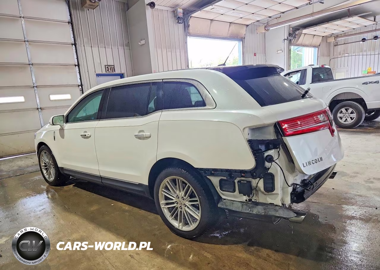 2018 Lincoln Mkt VIN:2LMHJ5AT3JBL00038 - 2