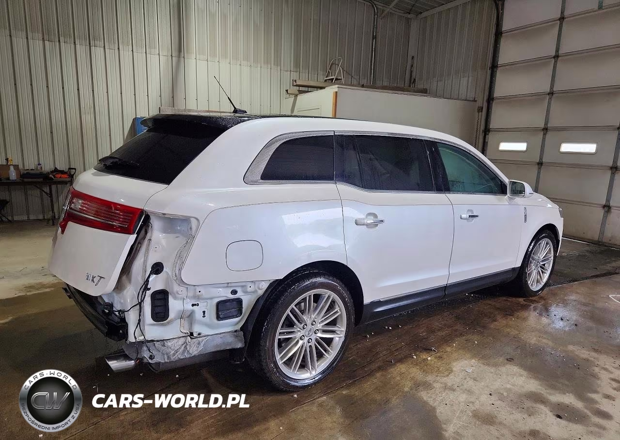 2018 Lincoln Mkt VIN:2LMHJ5AT3JBL00038 - 3