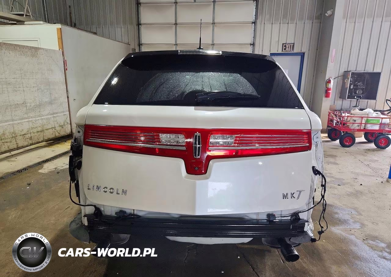 2018 Lincoln Mkt VIN:2LMHJ5AT3JBL00038 - 6