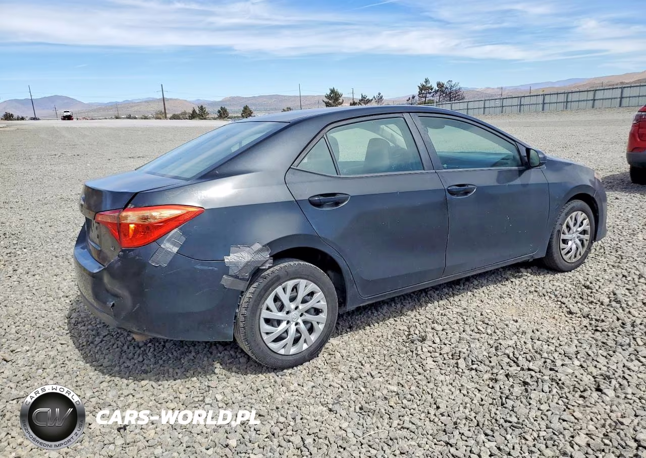 2017 Toyota Corolla Le VIN:5YFBURHE9HP622096 - 3