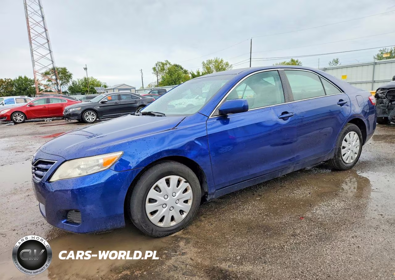 2011 Toyota Camry Le – zdjęcie 1 z 13