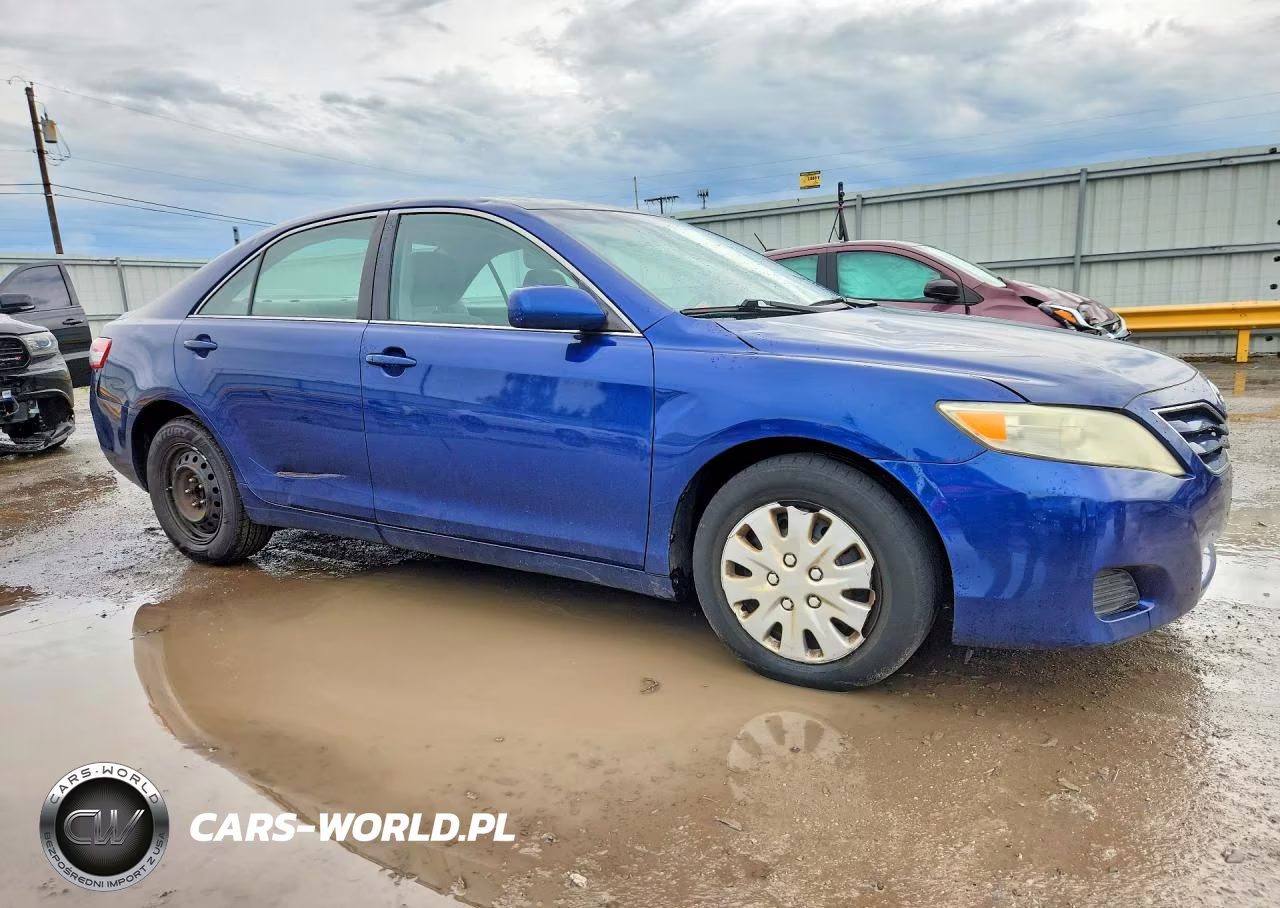2011 Toyota Camry Le VIN:4T1BF3EK8BU647773 - 4