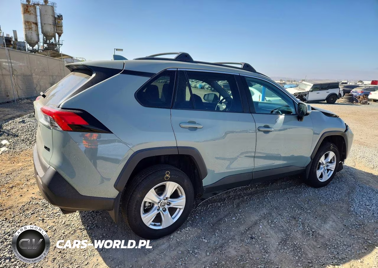 2021 Toyota Rav4 Xle VIN:2T3W1RFV1MW161215 - 3
