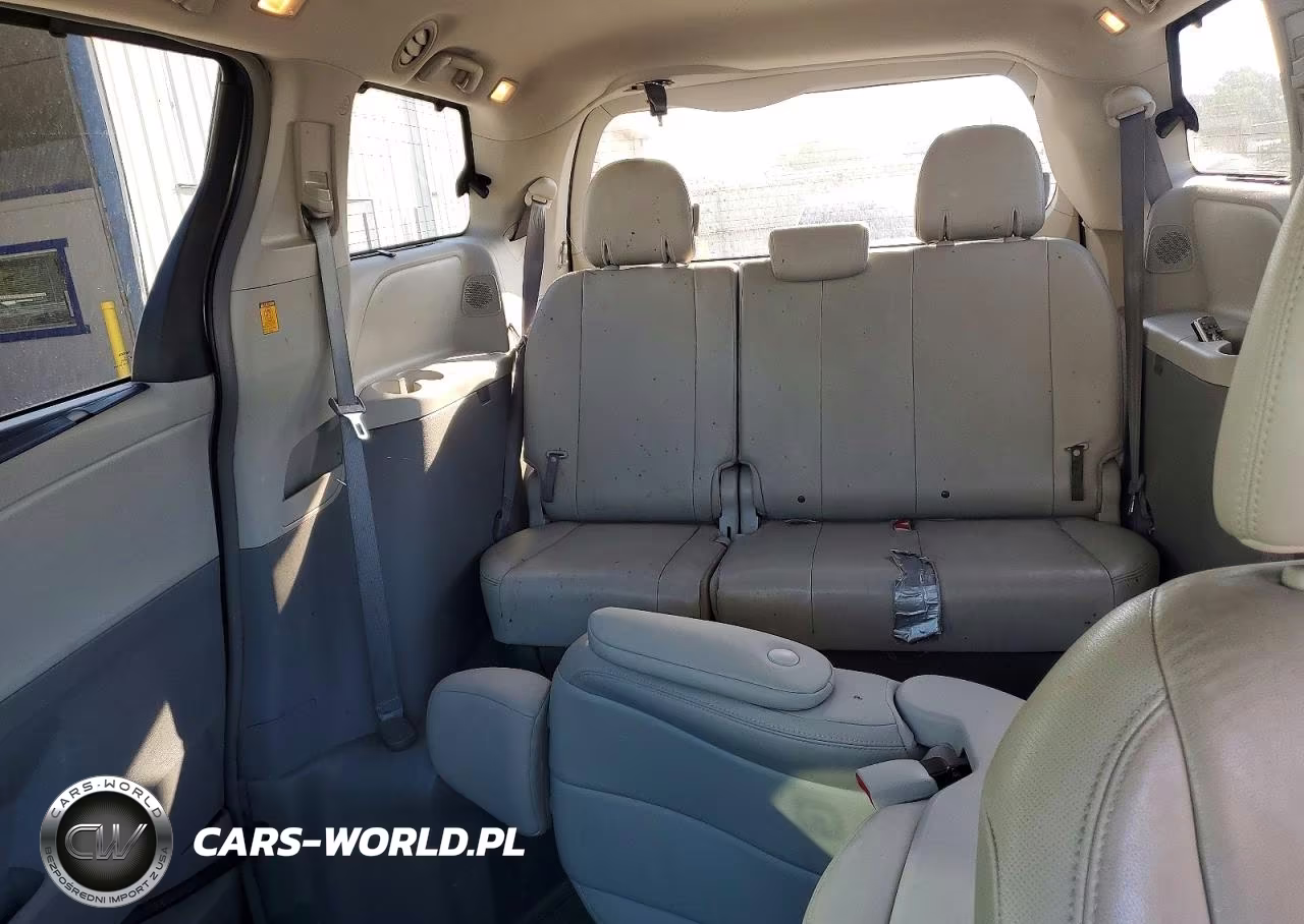 2013 Toyota Sienna Xle 8-Passenger VIN:5TDYK3DC2DS379900 - 10
