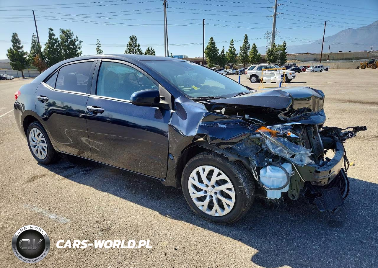 2018 Toyota Corolla Le VIN:5YFBURHE0JP769297 - 4