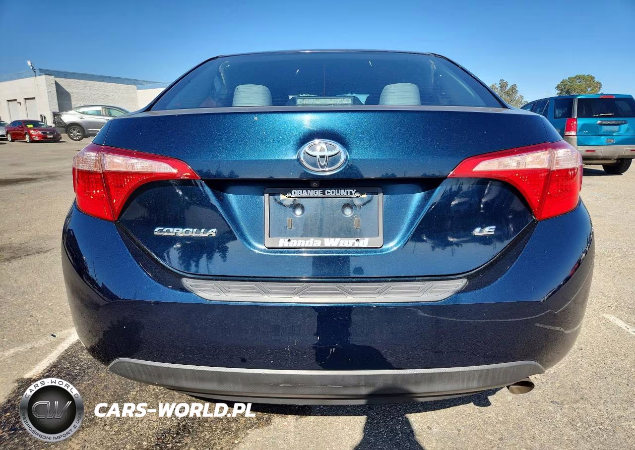 2018 Toyota Corolla Le VIN:5YFBURHE0JP769297 - 6