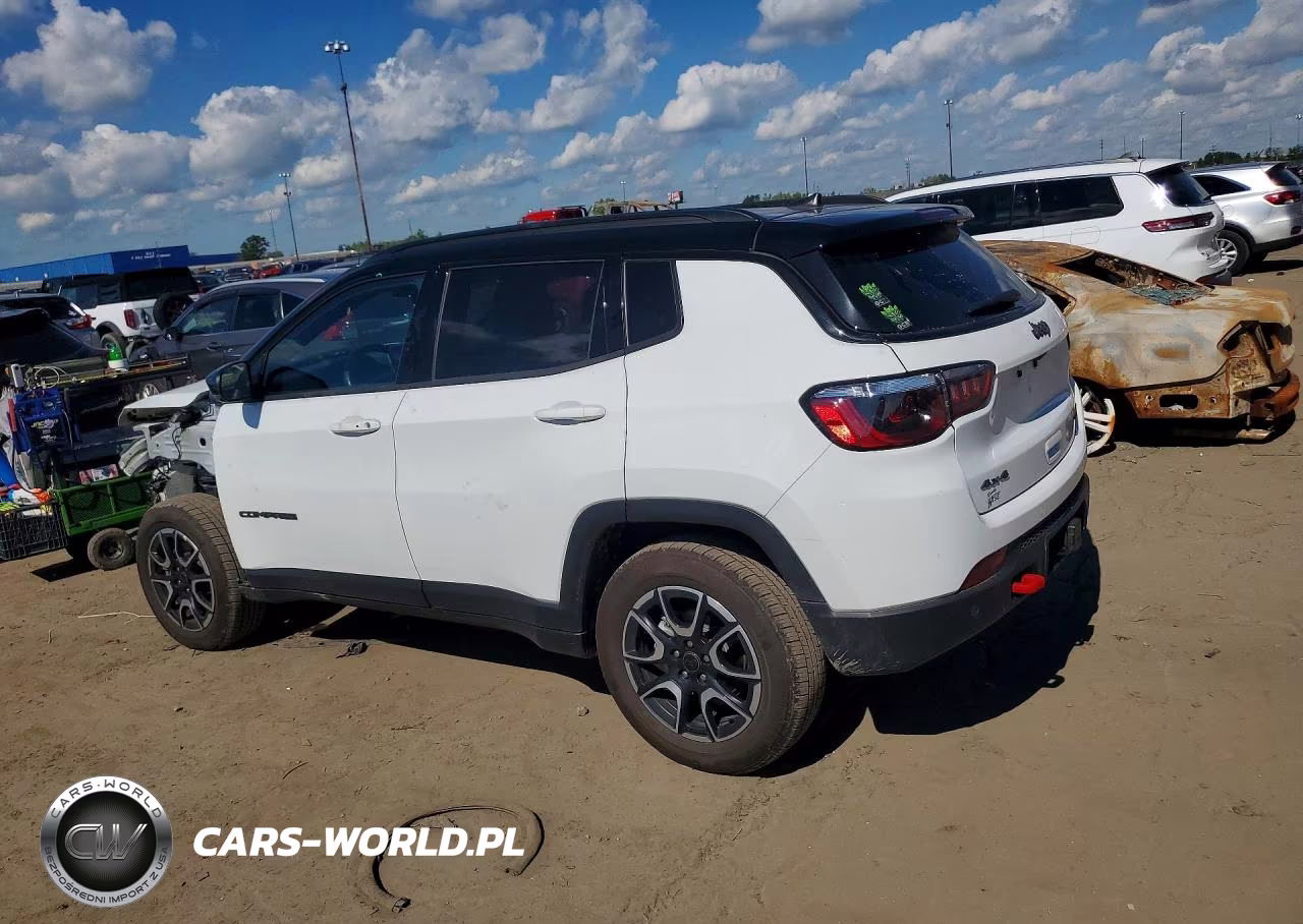 2025 Jeep Compass Trailhawk VIN:3C4NJDDN2ST523641 - 2