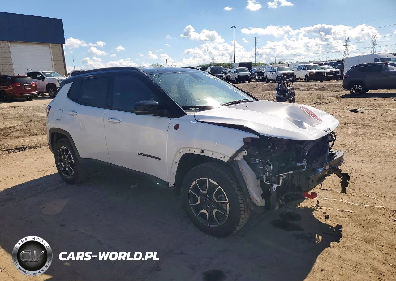 2025 Jeep Compass Trailhawk VIN:3C4NJDDN2ST523641 - 4