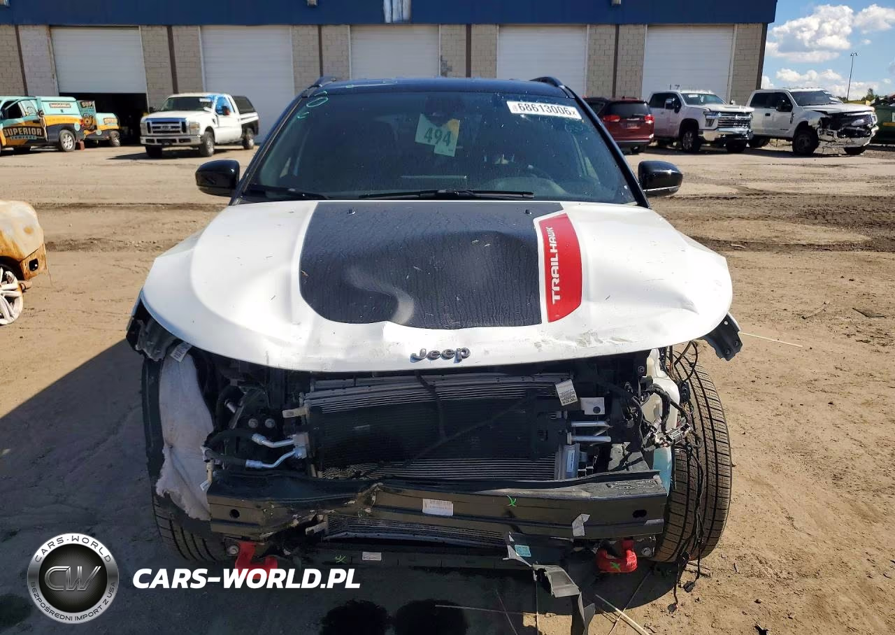 2025 Jeep Compass Trailhawk VIN:3C4NJDDN2ST523641 - 5