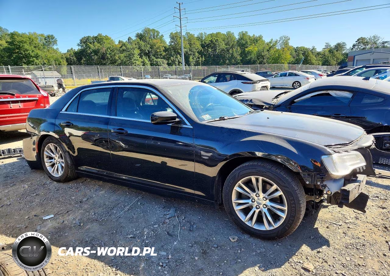 2017 Chrysler 300 300S Awd VIN:2C3CCAGG7HH627092 - 4